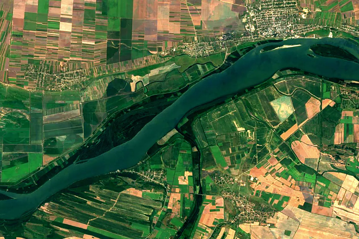 Iskar: satellite view of the mouth