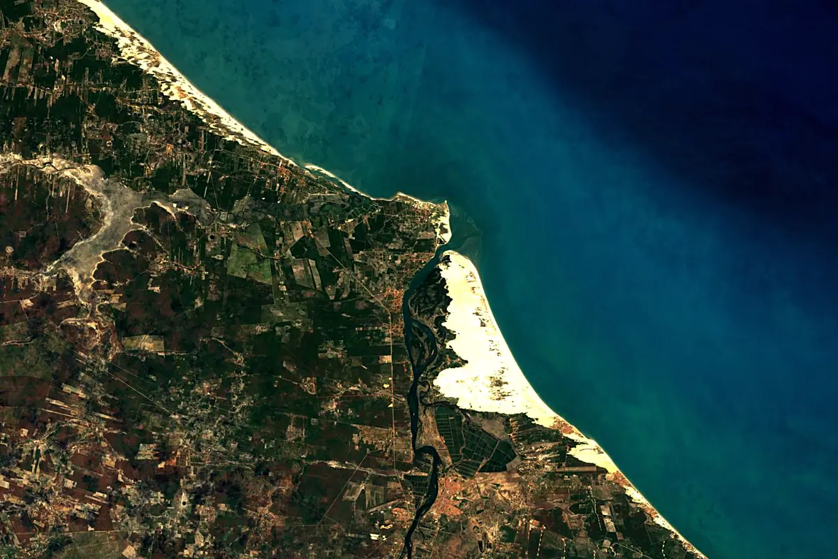 Jaguaribe River: satellite view of the mouth