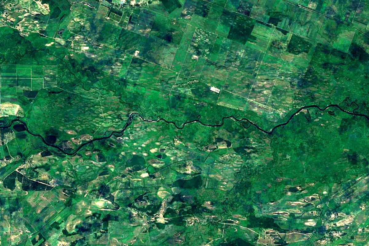 Jasieĺda River: satellite view of the mouth
