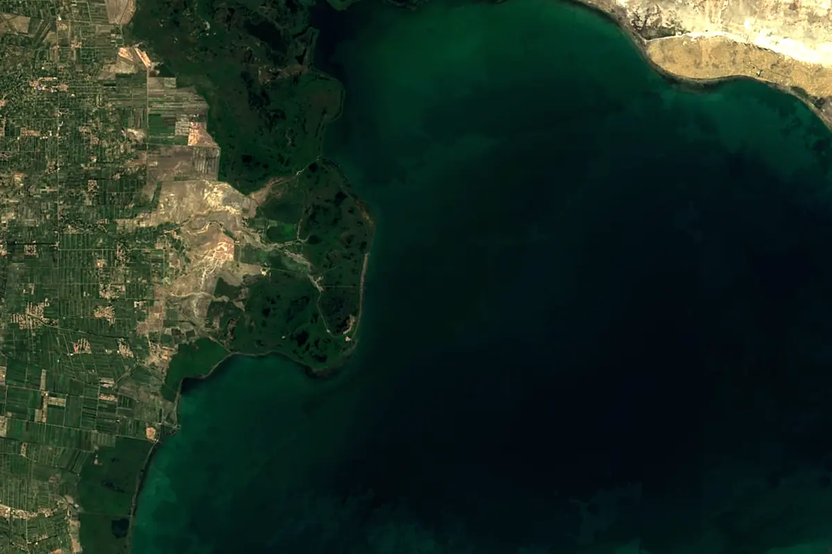Kaidu River: satellite view of the mouth