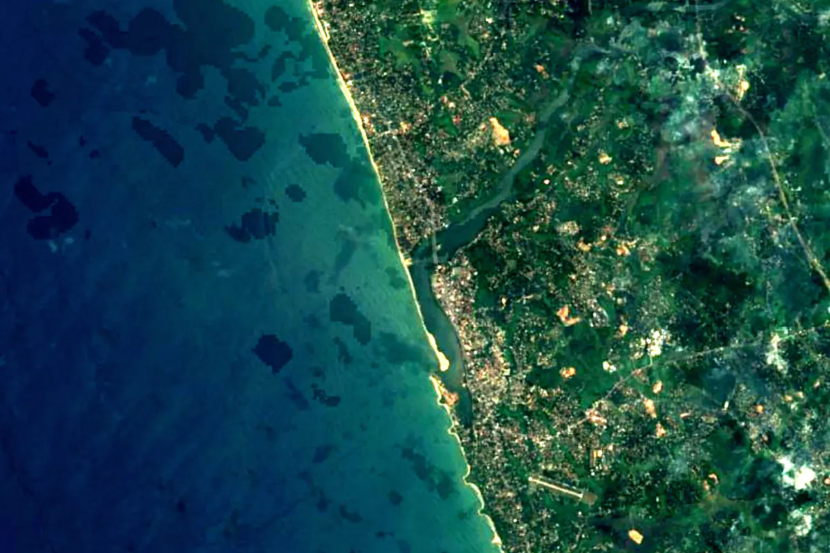 Kalu River: satellite view of the mouth
