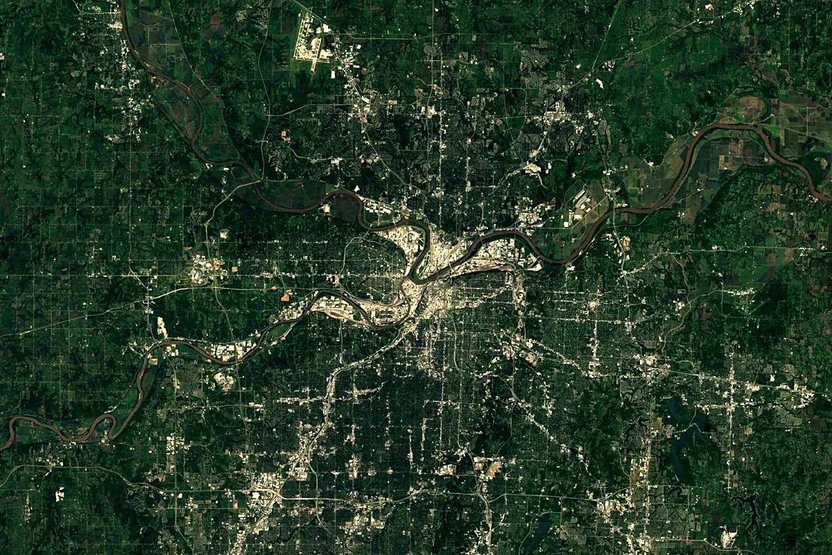 Kansas River: satellite view of the mouth