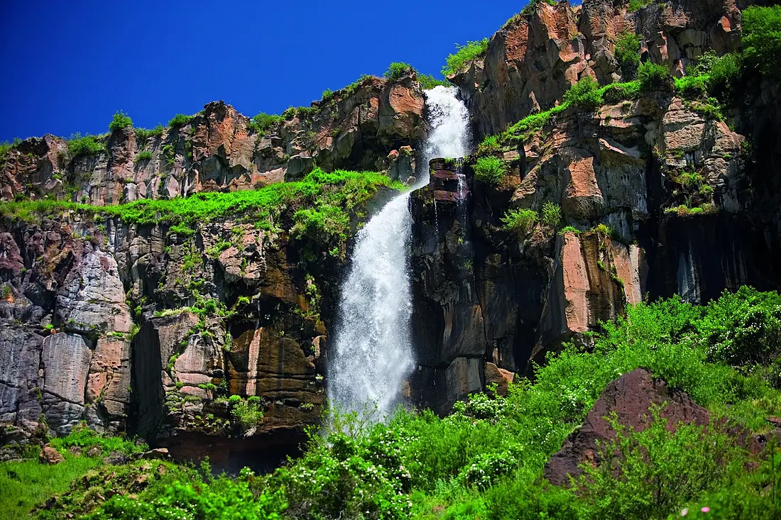 Kasakh Waterfall3