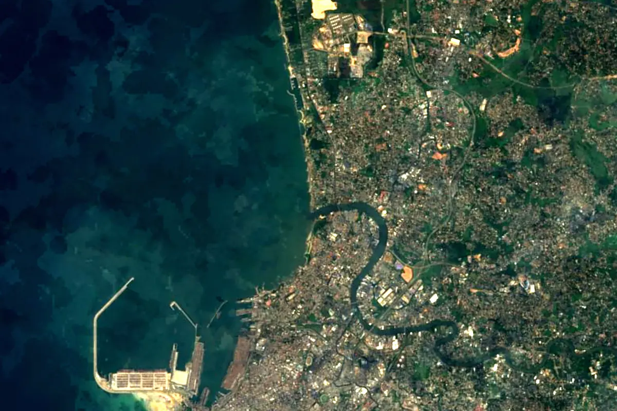 Kelani River: satellite view of the mouth