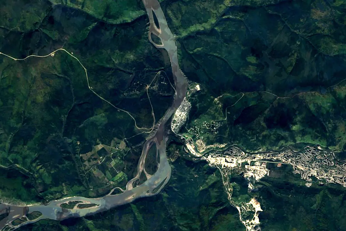 Klondike River: satellite view of the mouth