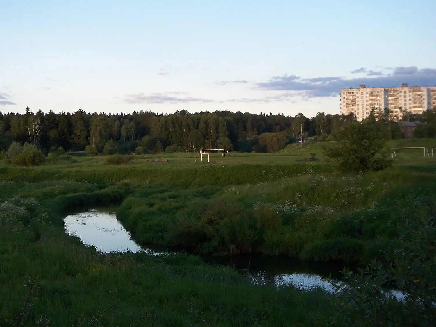 Kljazma and the Soccer field - panoramio