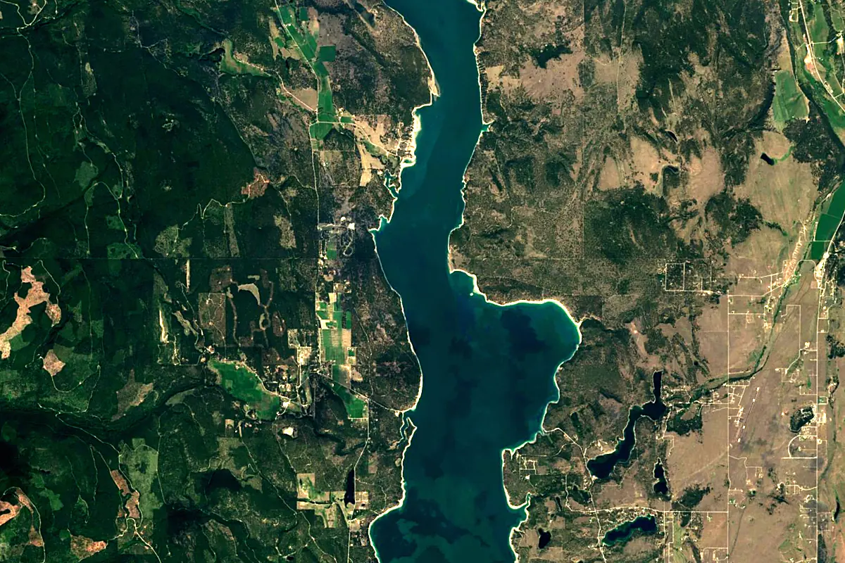 Kootenay River: satellite view of the source