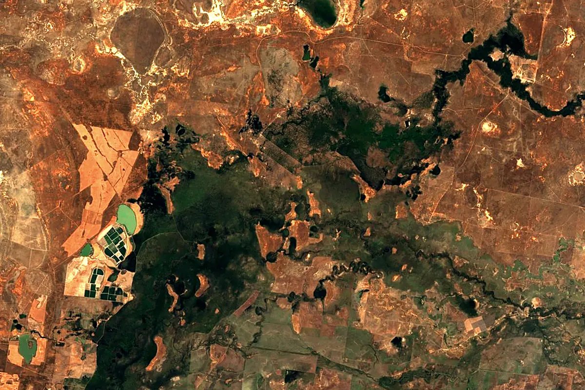Lachlan River: satellite view of the mouth