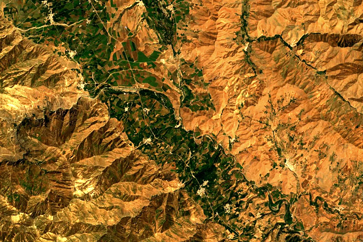 Little Zab: satellite view of the source