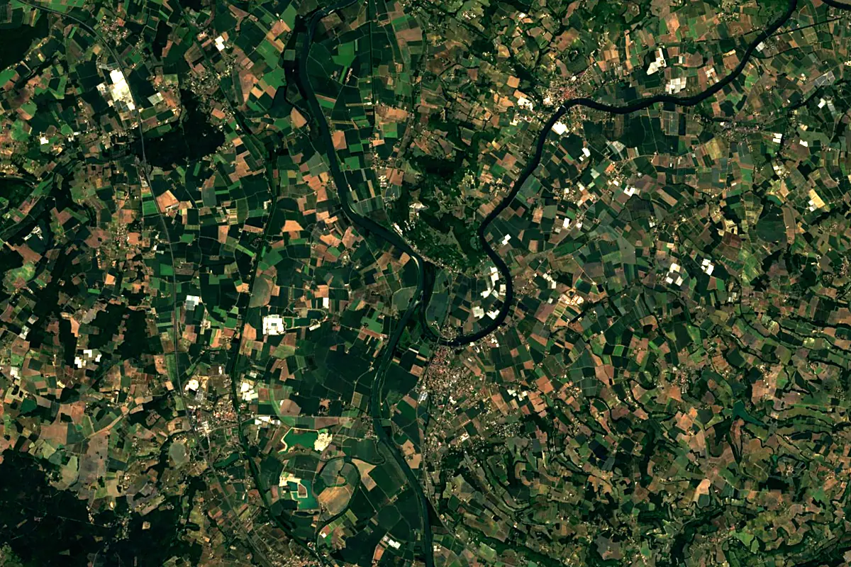 Lot: satellite view of the mouth