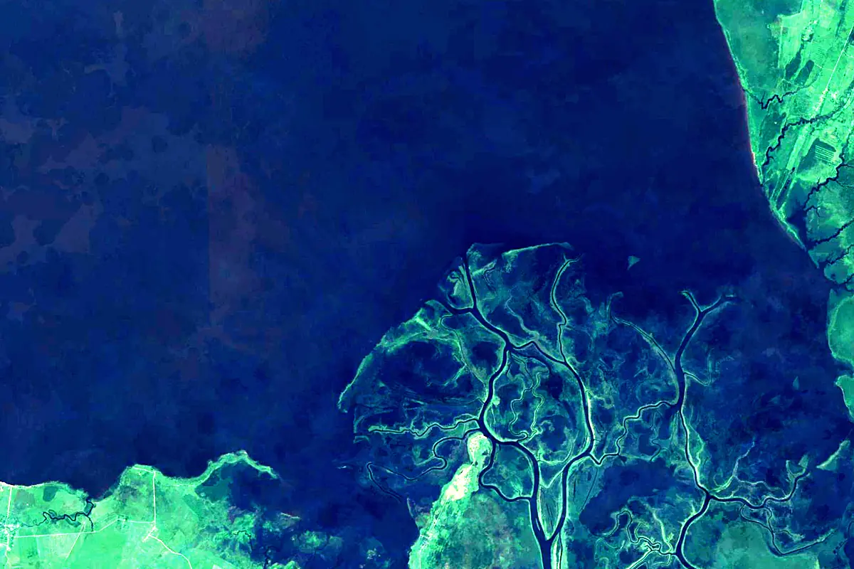 Lovat: satellite view of the mouth