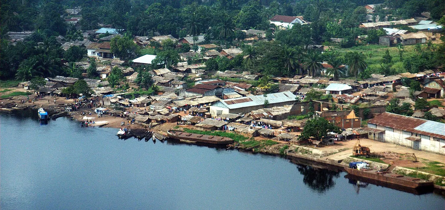 Port of Basankusu and River Lulonga