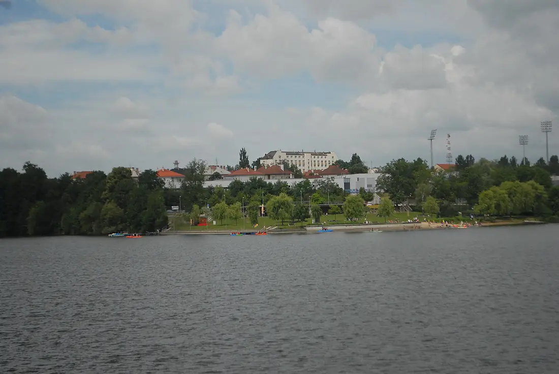 Tàbor vista della riva del Lužnice