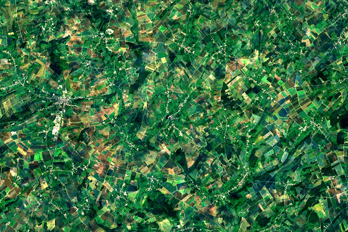 Lys: satellite view of the source