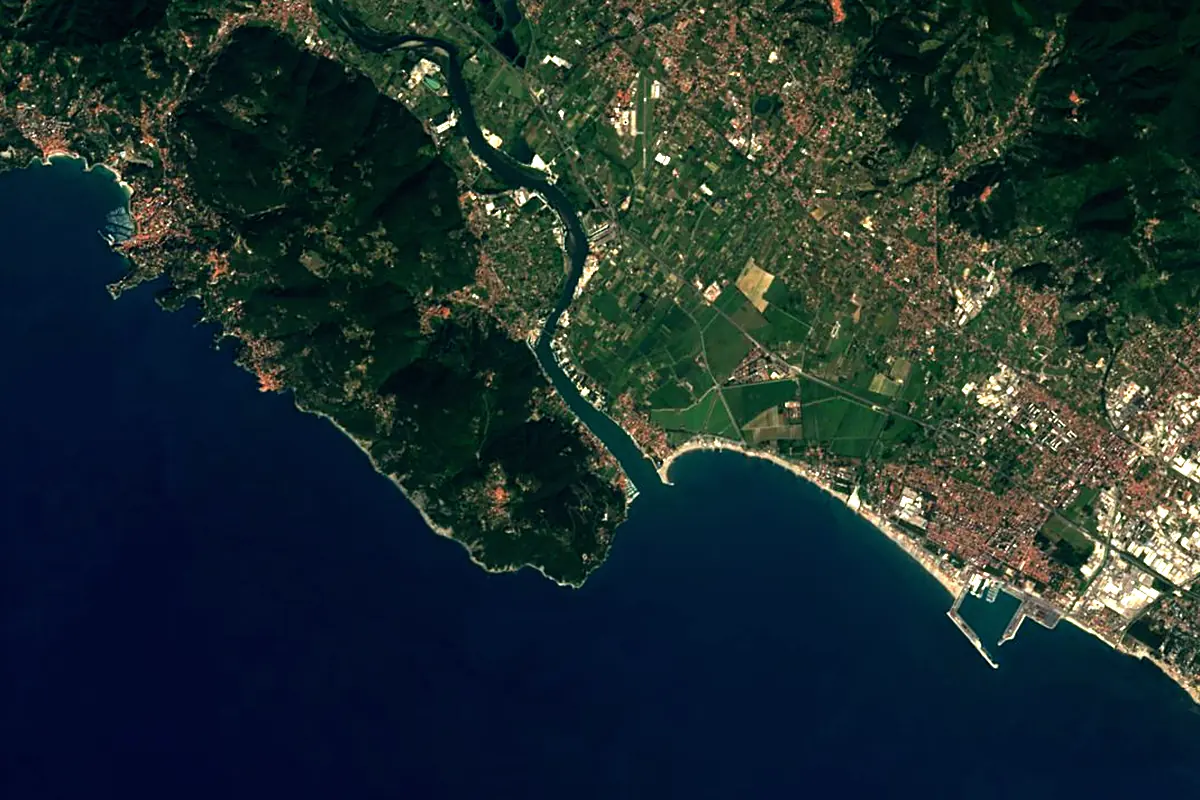 Magra: satellite view of the mouth