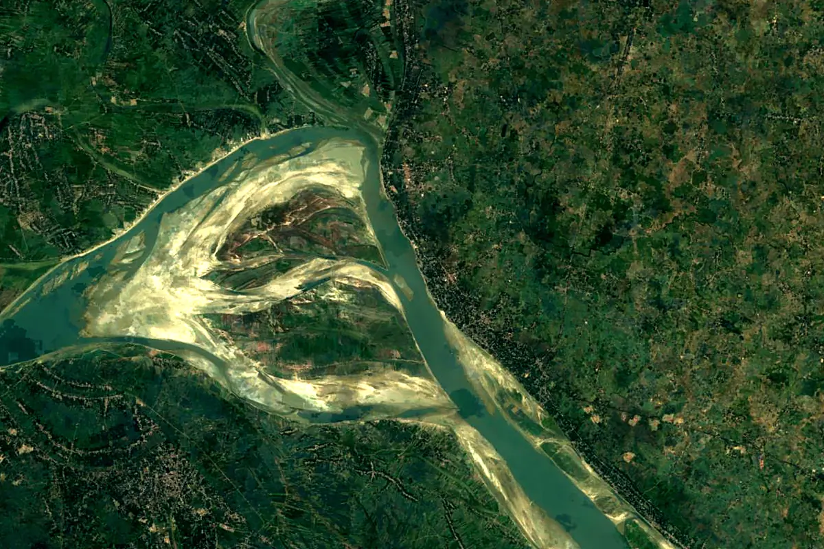 Mahananda River: satellite view of the mouth
