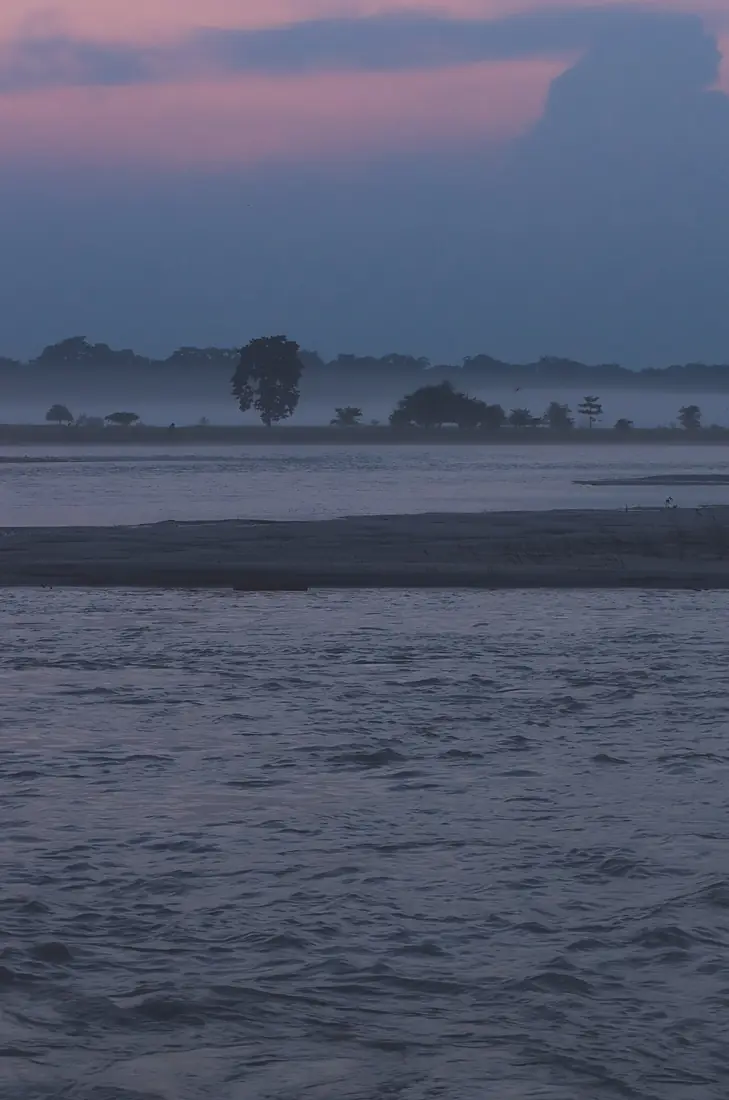 Dusk at Manas river