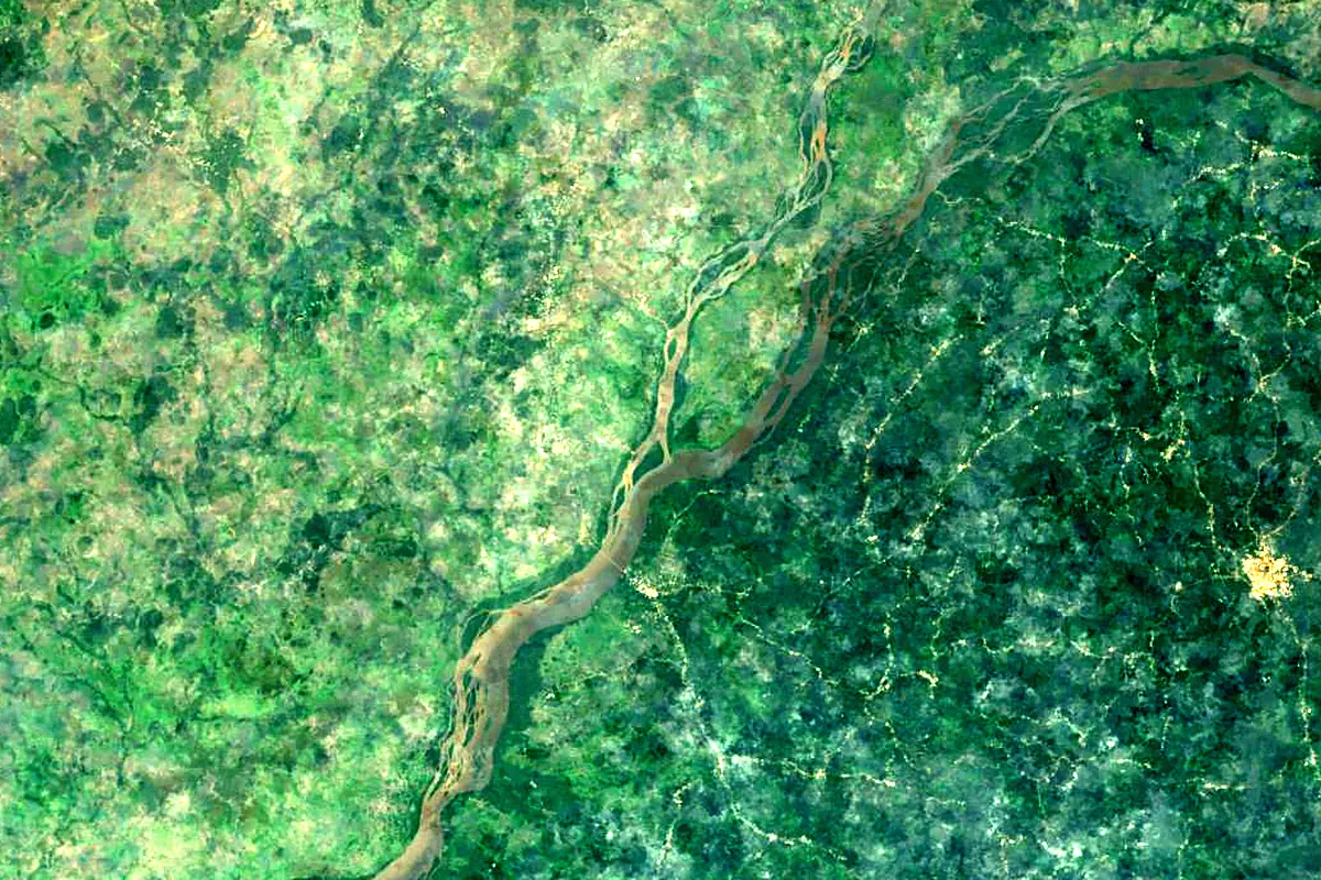 Mbam River: satellite view of the mouth