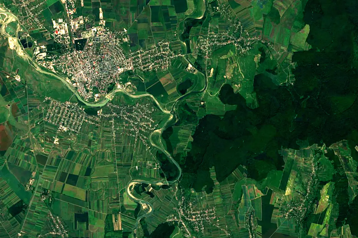 Moldova River: satellite view of the mouth