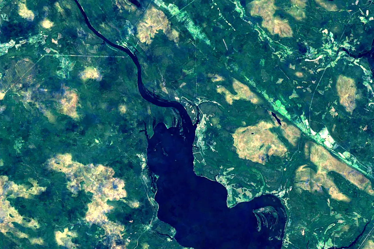 Mologa: satellite view of the mouth