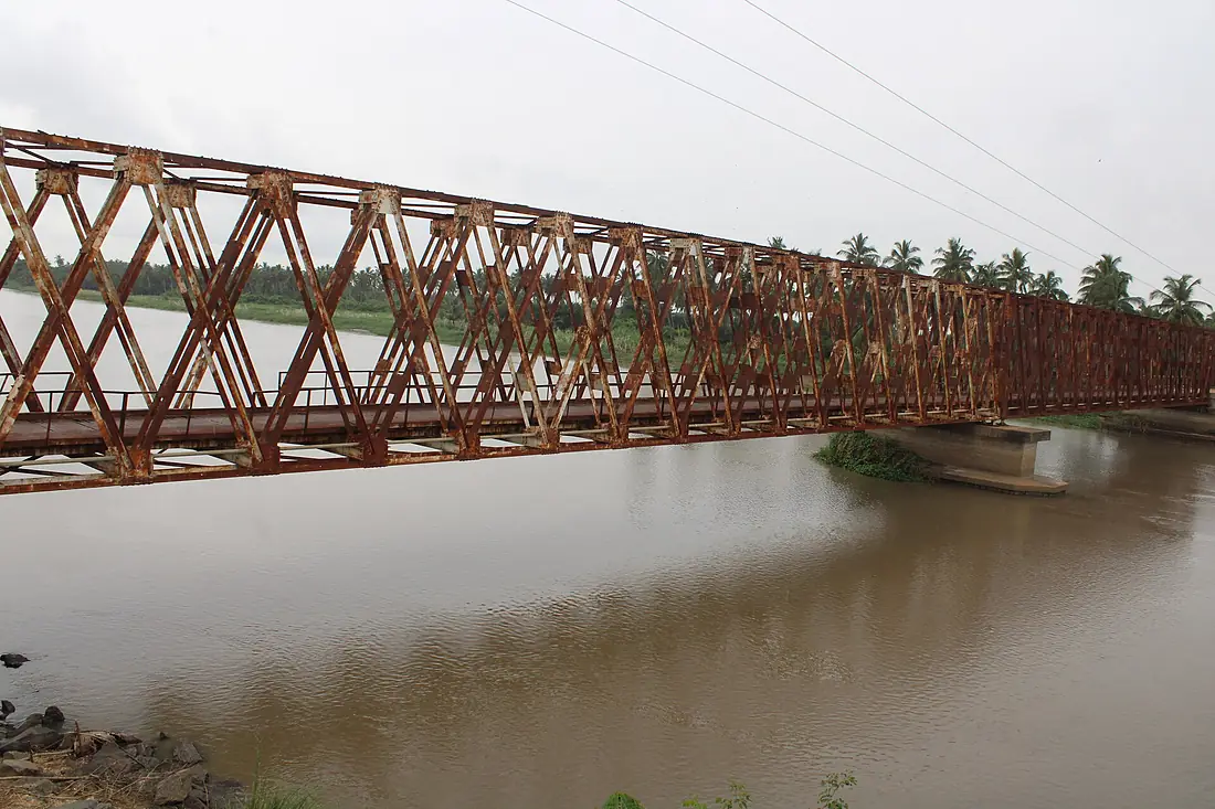 Ancien pont sur le Mono au Bénin 01