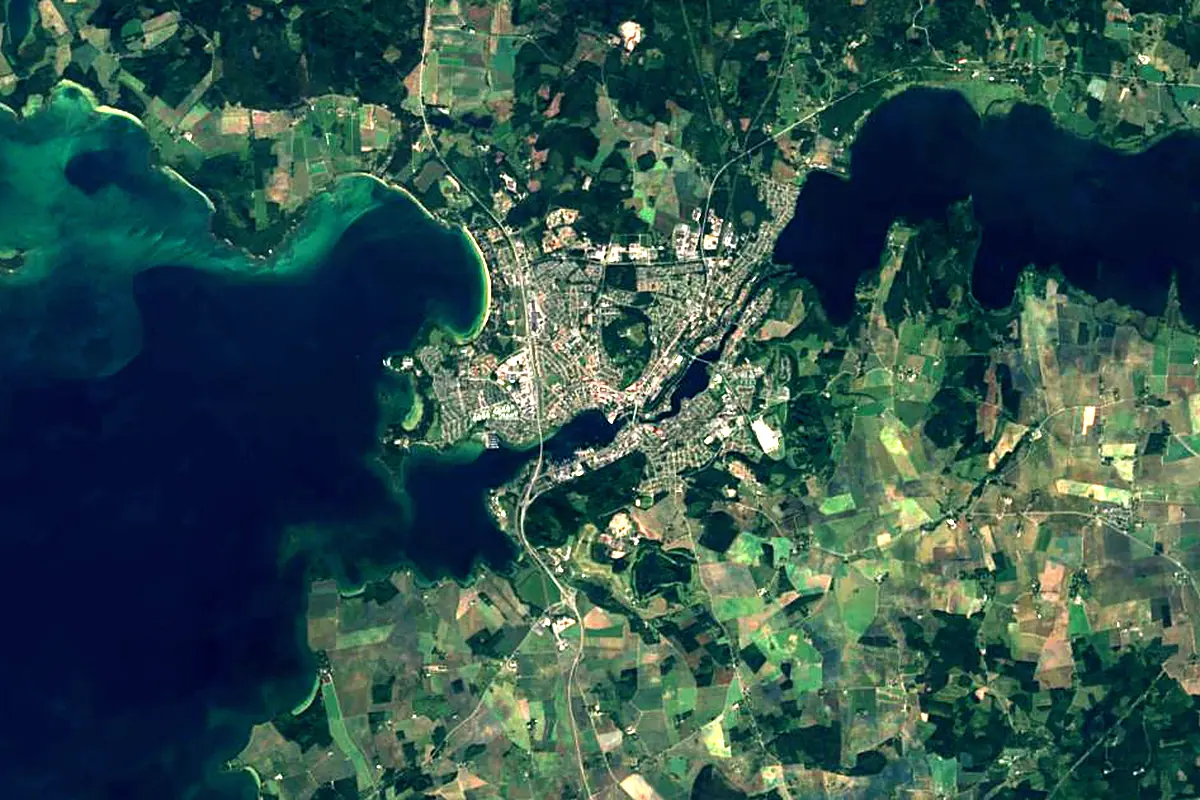 Motala ström: satellite view of the source