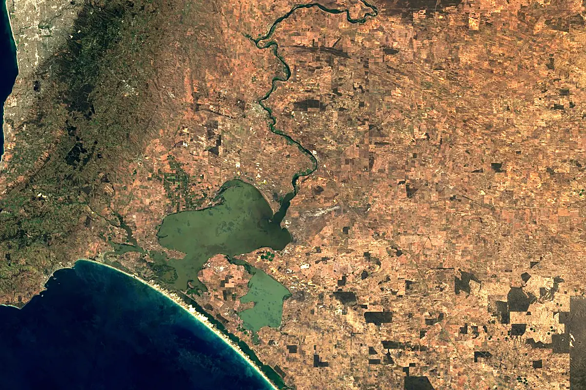 Murray River: satellite view of the mouth