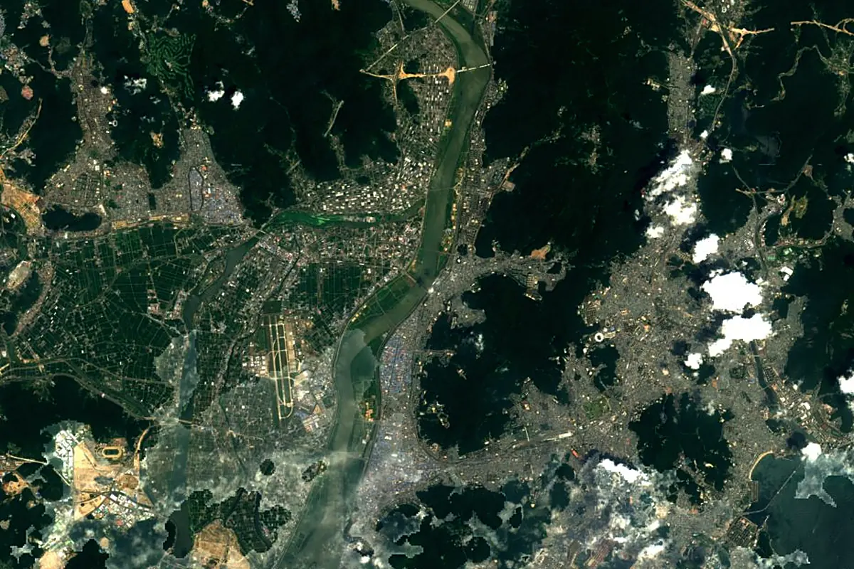 Nakdong River: satellite view of the mouth