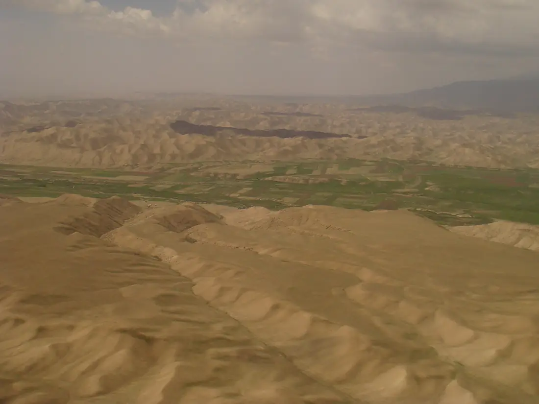 Approaching Naryn by helicopter - panoramio