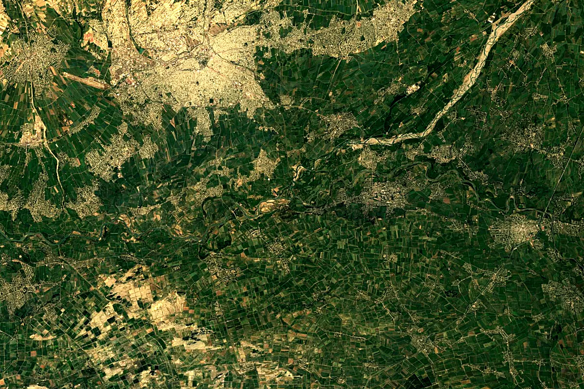 Naryn River: satellite view of the mouth