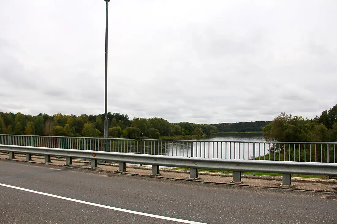 Litwa. Widok na piękny Niemen z mostu w Mereczu. - panoramio