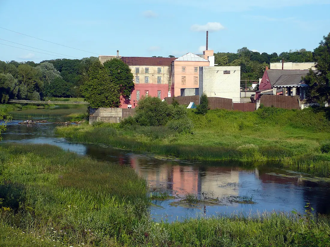 Bauska. Old weaving-mill "Saule" Mēmele river and suspension bridge. July, 2008 - panoramio