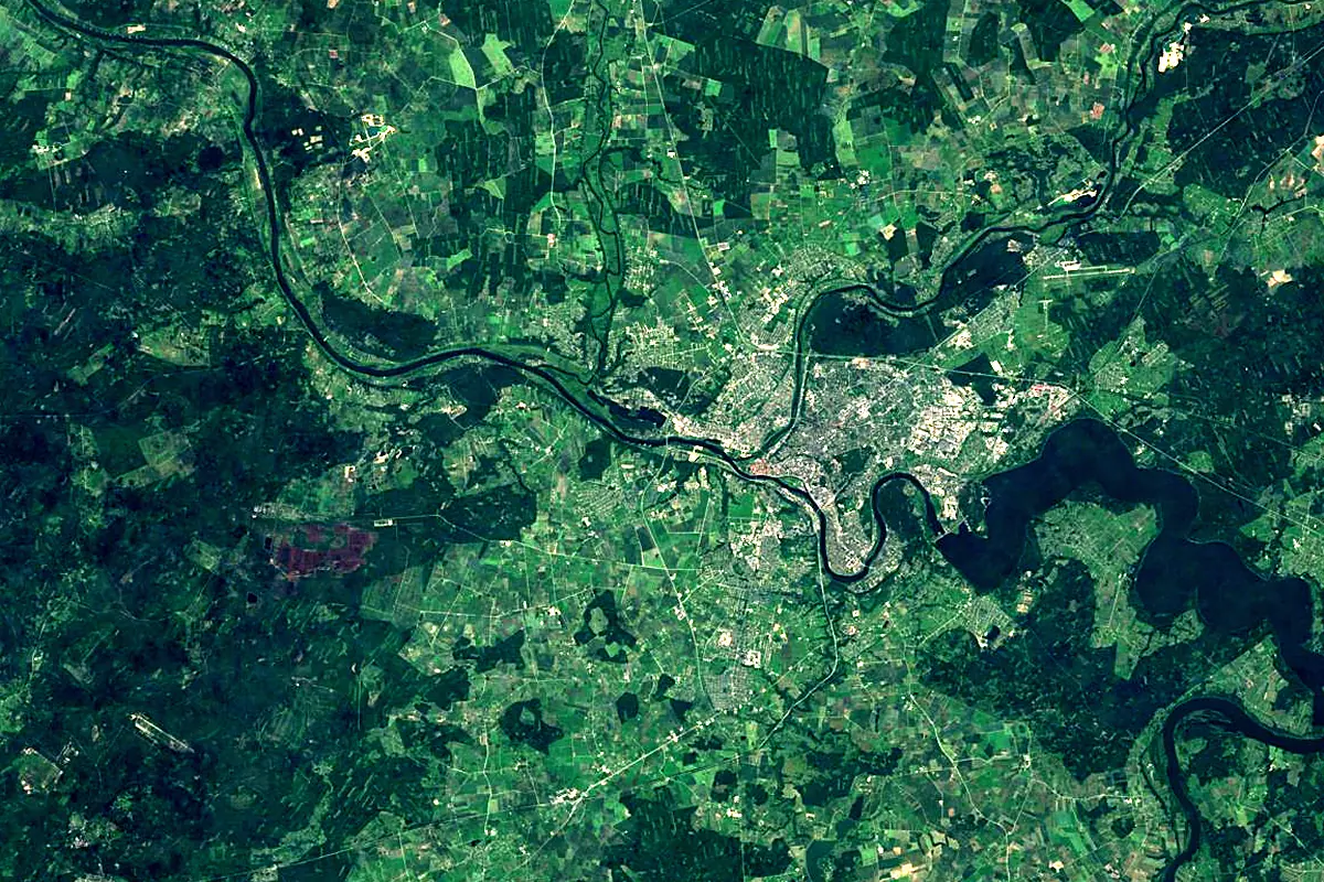 Neris: satellite view of the mouth
