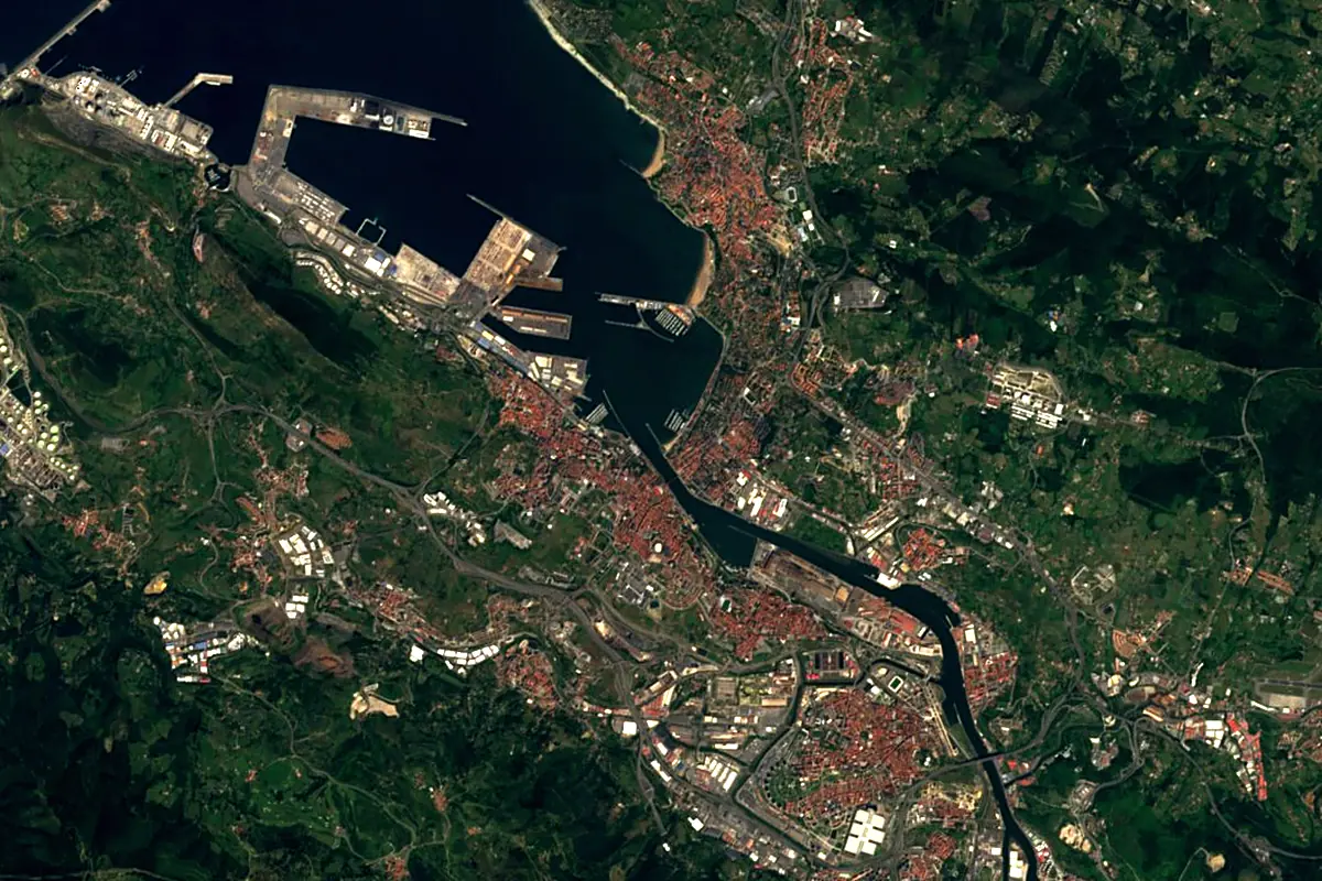 Nervión: satellite view of the mouth
