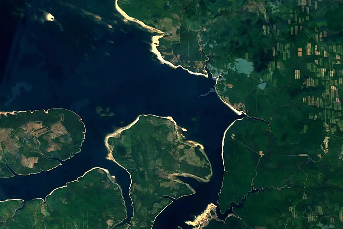 Oka: satellite view of the mouth