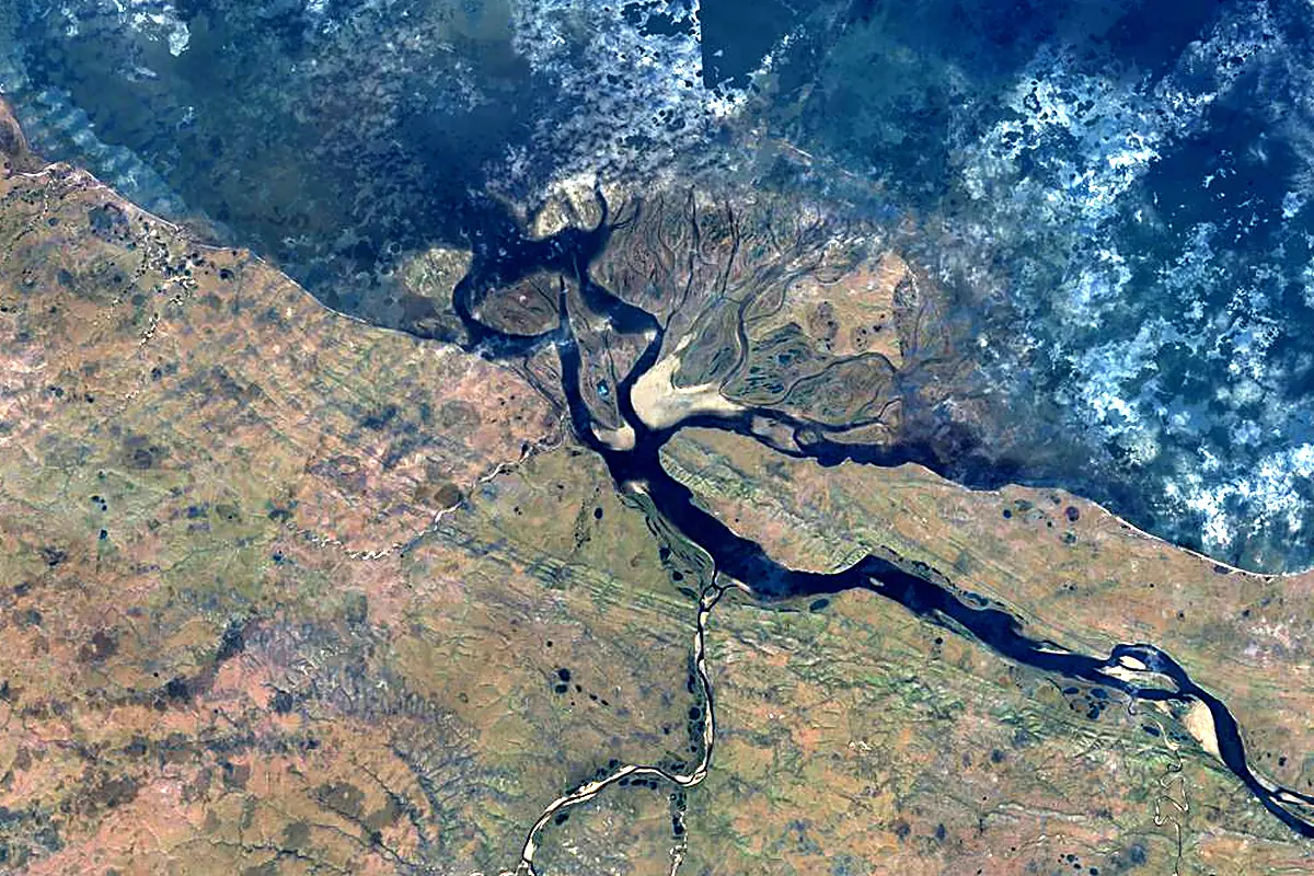 Olenyok: satellite view of the mouth