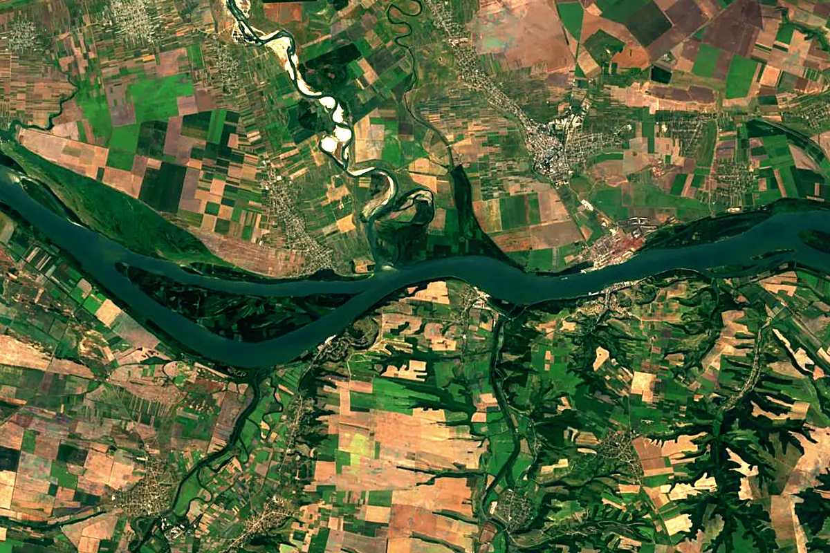 Olt River: satellite view of the mouth