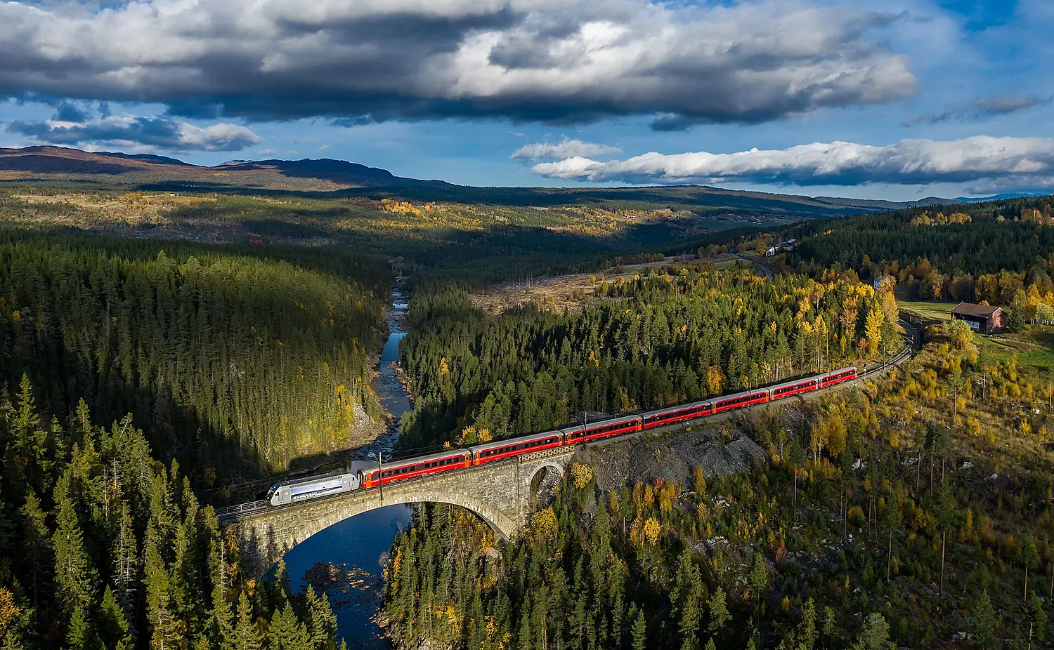 SJ Norge El 18 with Regiontog on Orkla bridge