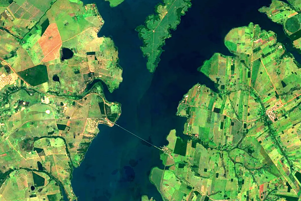 Paraná River: satellite view of the source