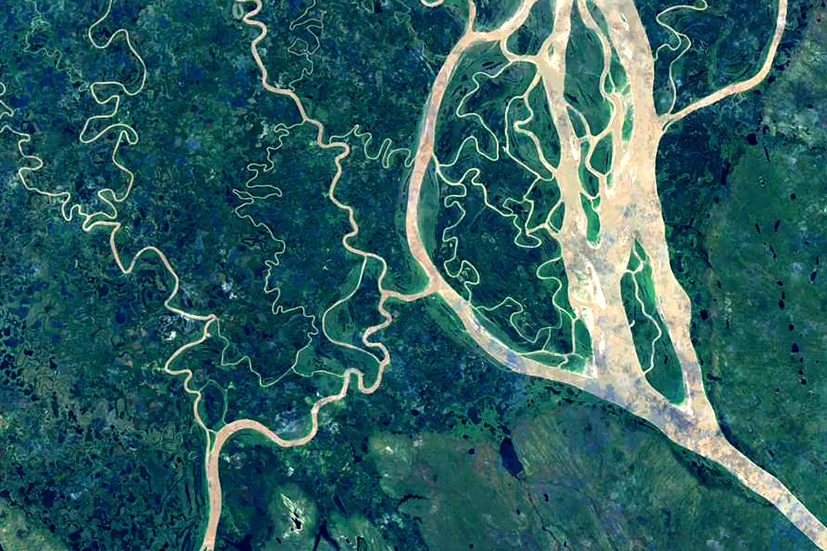 Peel River: satellite view of the mouth