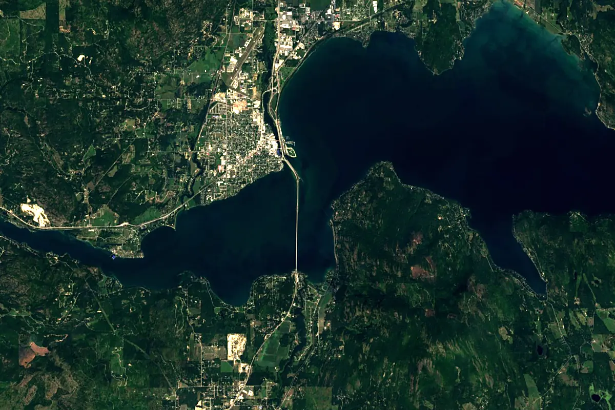 Pend Oreille River: satellite view of the source