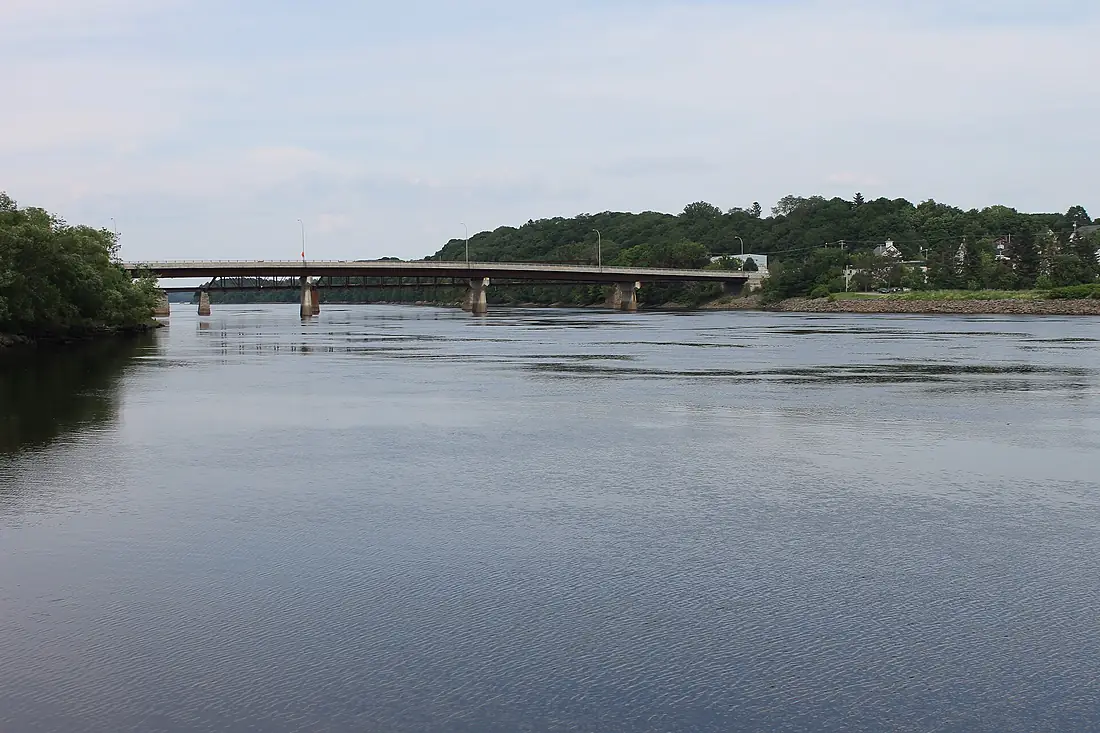 Penobscot River at Bangor, ME IMG 2077