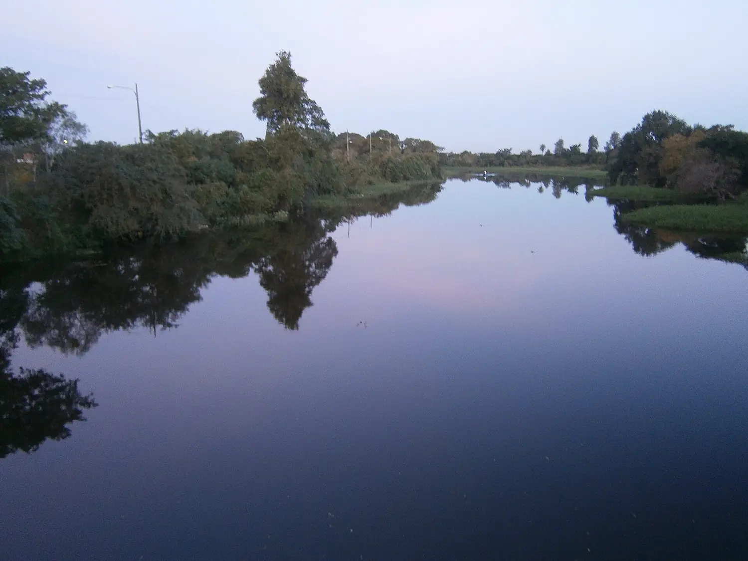 Río Pilcomayo visto desde el Puente Internacional San Ignacio de Loyola- a la izquierda, Puerto Falcón (Presidente Hayes, Paraguay); a la derecha, Clorinda (Formosa, Argentina)