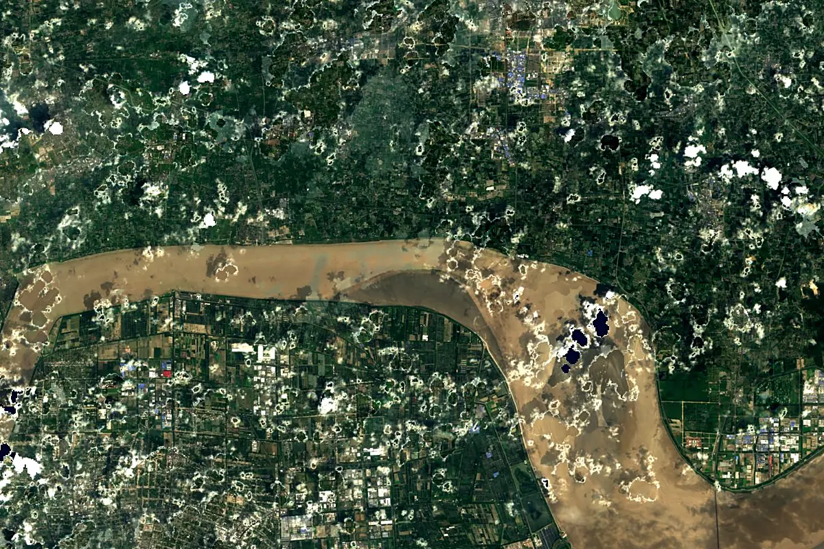 Qiantang River: satellite view of the mouth