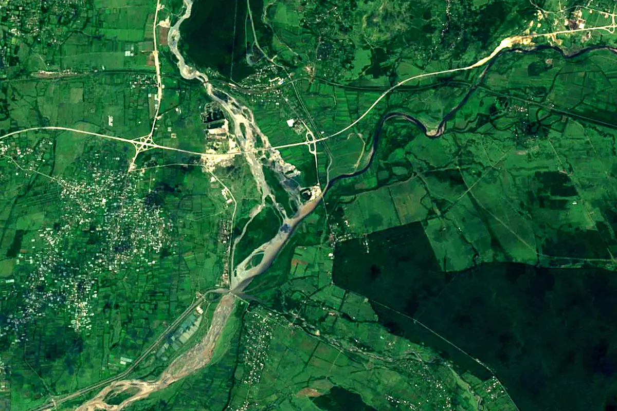 Qvirila River: satellite view of the mouth