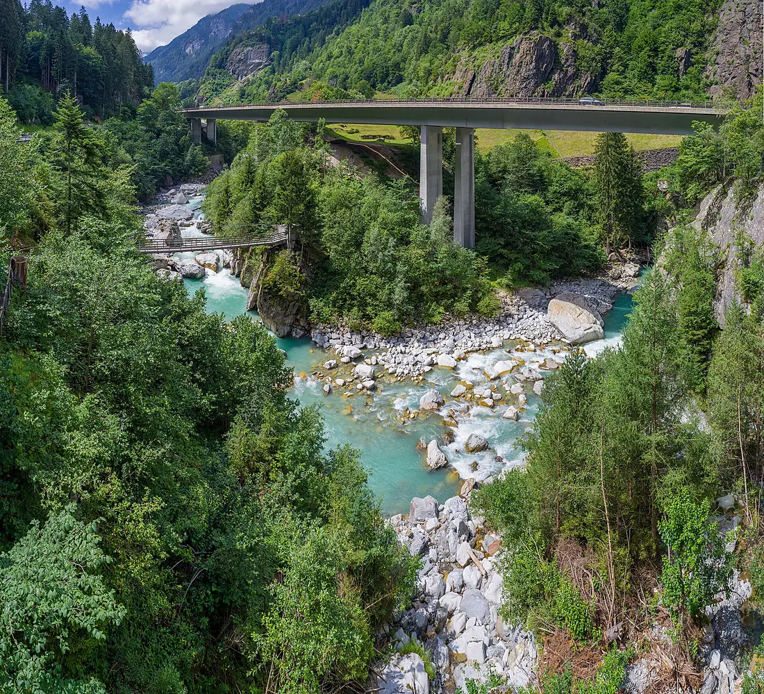 Brücken über die Reuss Mündung Fellibach Kanton Uri