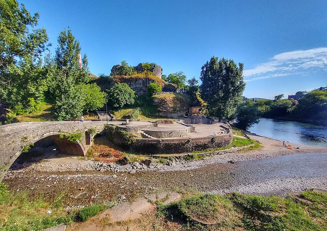 Ribnica fortress, rivers