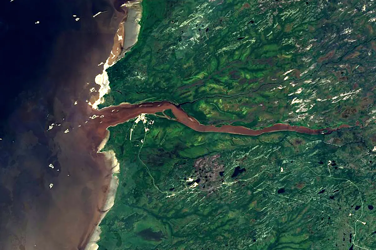 Rivière Eastmain: satellite view of the mouth