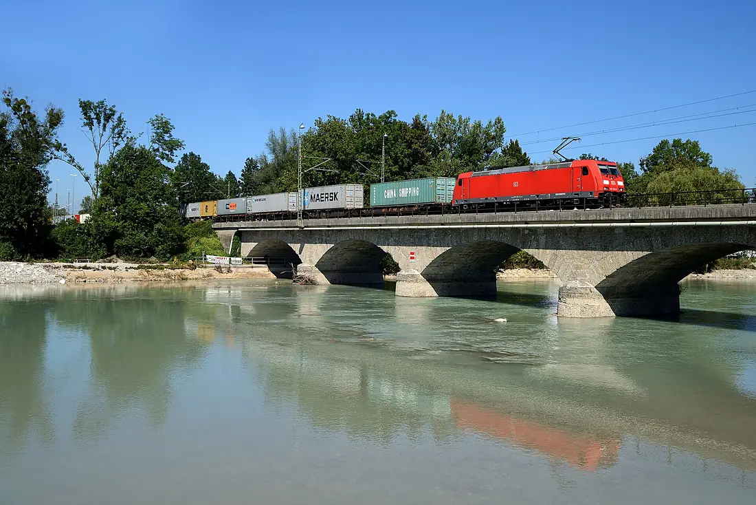 DB 185 353 TEC Saalachbruecke