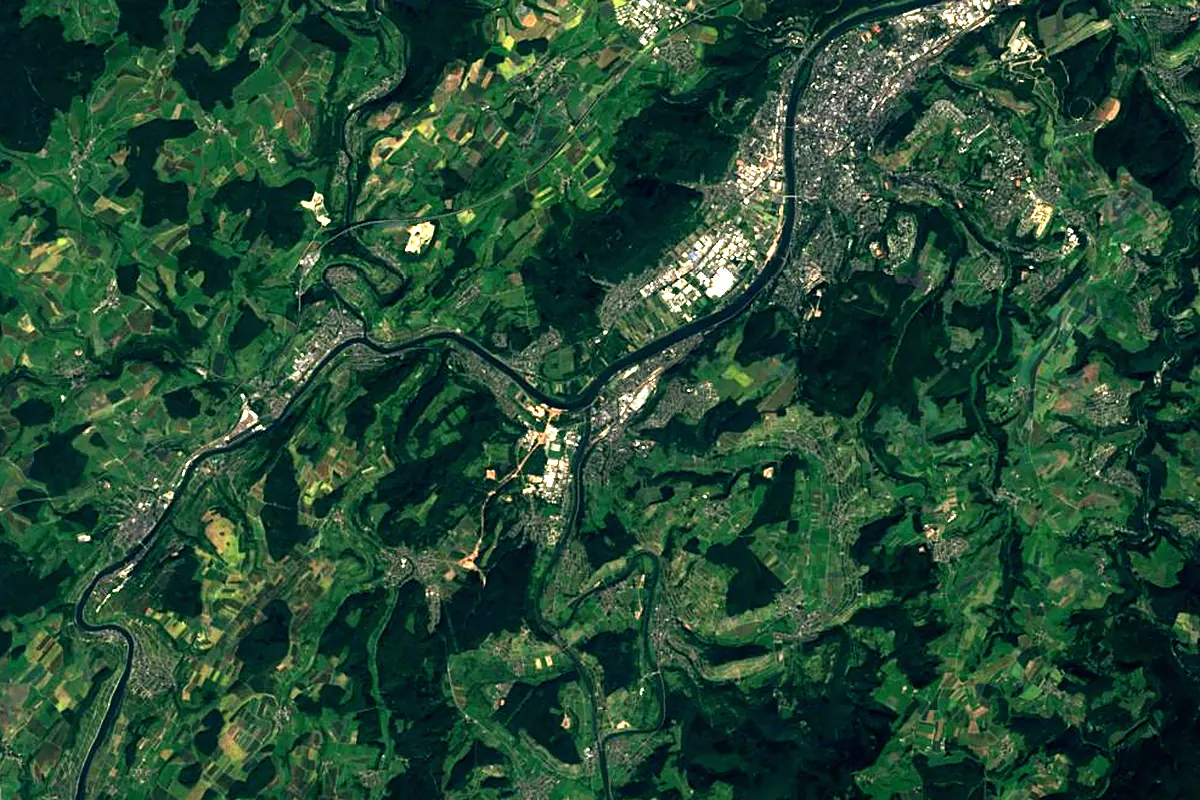 Saar: satellite view of the mouth